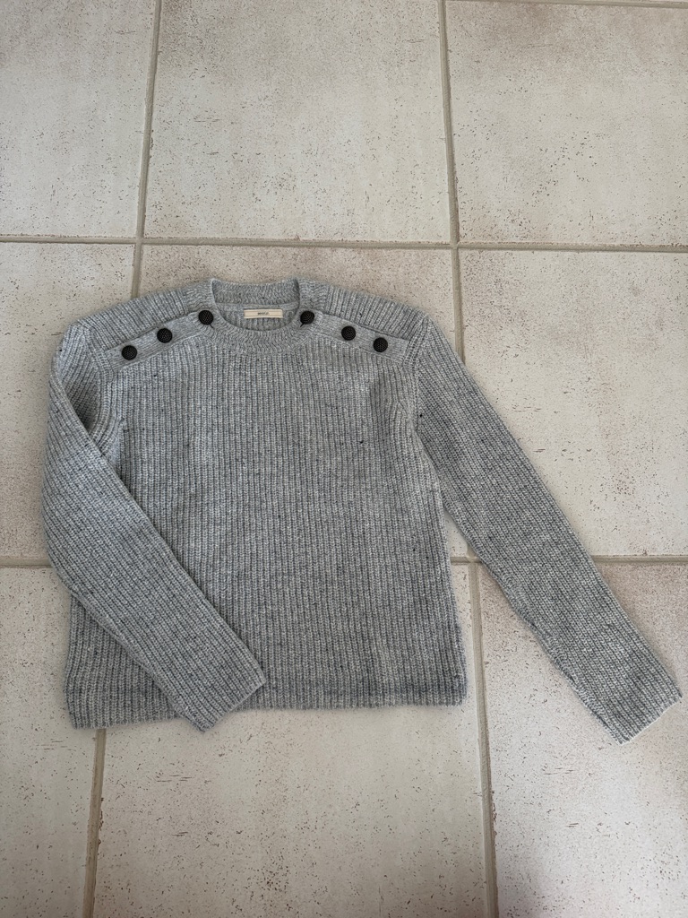 Cozy Ribbed Button-Shoulder Sweater In Light Gray